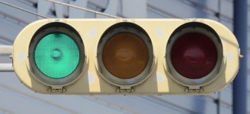 盛岡市上厨川の横型信号機