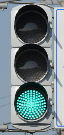 那須塩原市南赤田の縦型信号機