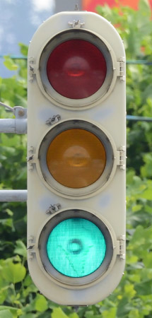 天童市東久野本２丁目の縦型信号機