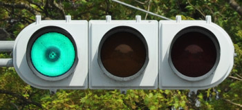 奥州市水沢区東大通り３丁目の横型信号機