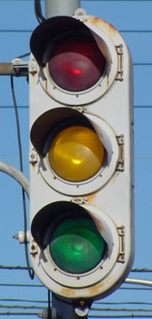 日光市今市の縦型信号機