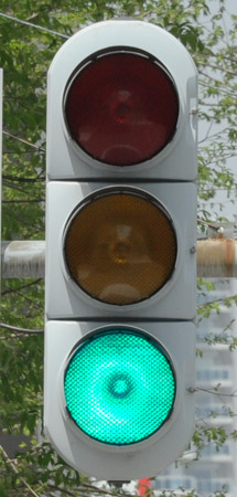 中央区南１条西３丁目の縦型信号機
